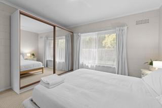 Courtyard 2 Bed Apartment Mile End - 4