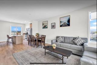 Cozy 3BR Townhouse Near Macleod & Spruce Meadows - 4