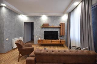 Cozy family apartment with panoramic city views - 0