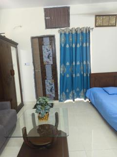 Couple & Family Friendly Studio Apartment Near Airport - 4