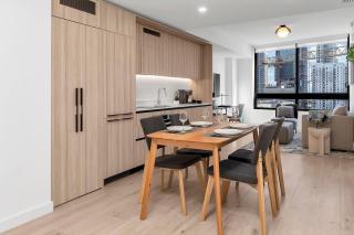 District 225 New Modern Living Close to Bayside - 3