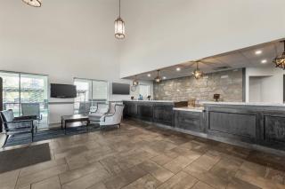 Best Western PLUS Revere Inn & Suites - 4