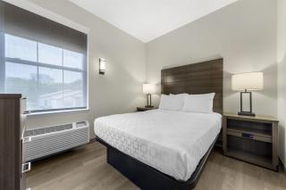 Best Western PLUS Revere Inn & Suites - 5