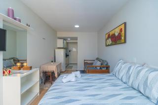 Apartamento Confortável Prox ao Shopping Estação e Rua XV de Novembro no centro de Curitiba ideal para trabalho ou lazer - 1