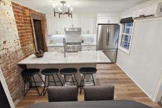 Preserved 1800s 3BR Home Downtown Savannah - 2