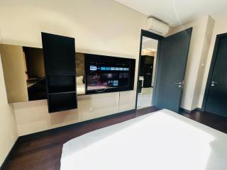 Cityview Hospitality desk by Rakoi - 1