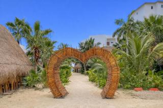 Arenika Beachfront Villa & Rooms - 3
