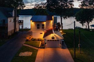 River's Edge Retreat Private Dock Perfect for Families - 2