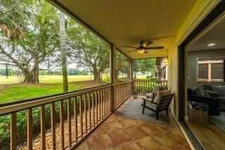 Tee Up for Relaxation! Golfview PGA National Condo - 9