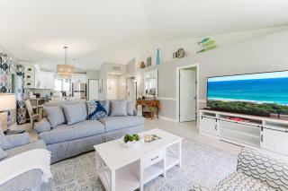 Upscale 2BR Townhome Golf, Pools & Lake Views - 7