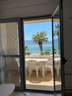 Aloha Mare Apartments - 5