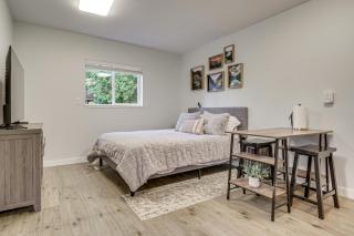 Pet-Friendly Quaint Cottage: Park-Like Setting - 6