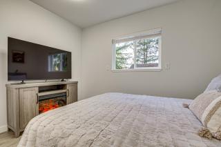 Pet-Friendly Quaint Cottage: Park-Like Setting - 4