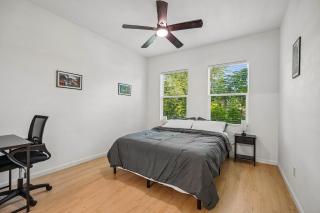 Cozy townhouse near downtown - 4