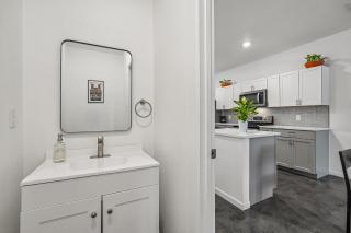 Cozy townhouse near downtown - 2