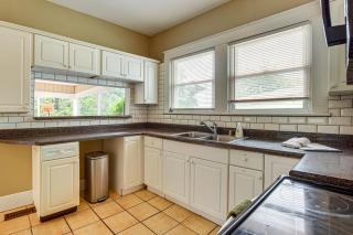 3 Mi to Dtwn! Cozy Birmingham Bungalow - 7