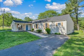 Charming Whole House In The Heart of Daleville - 7