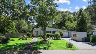 Hauppauge 2BR Near LIRR, Airport & Stony Brook - 5
