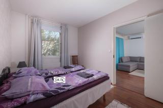 Simonsalo Serenity with Dux Beds WiFi and Free Parking - 8