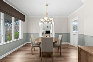 Royal Oak Blue Haven Modern 3 Bedroom with Game Room and Jetted Tub - 3