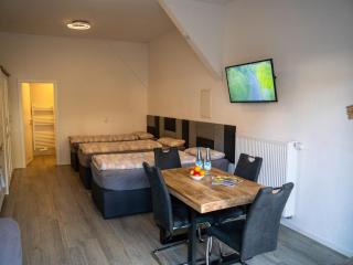 Race & Rest Apartments - 4