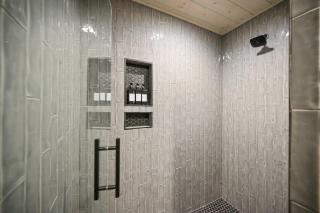Luxury Mountain Cabin with Hot Tub & Game Room - Broken Bow - 6