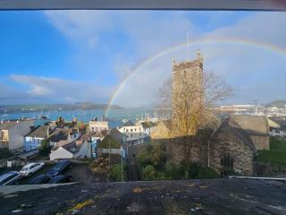 Stunning High Street Townhouse With Sea Views & Parking at 'Tide View Townhouse' - 9
