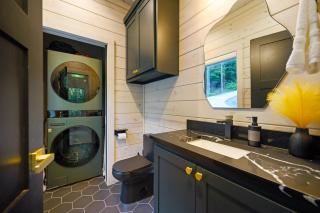 Luxury Mountain Cabin with Hot Tub & Game Room - Broken Bow - 1