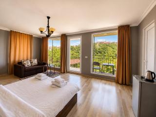 Lia's Guest House - 5