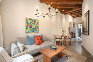 Casa Esperanza, 2BR Designer Charm & Rooftop Views - 7