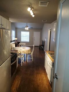 Alderbrok Place 2 BR 1BA FencedYard Pet Stays Free - 6