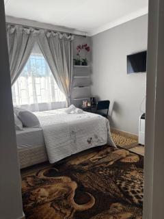 Phapel Home-Away - 1