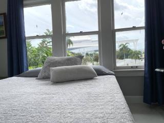 Sunny and Charming Suite next to MIA - 5