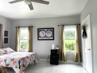 Spacious and Comfy Suite near MIA 2 Queen Beds - 5
