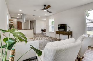 Updated Craftsman in Historic Southside Fort Worth - 9