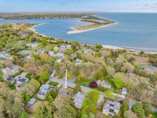 Cape Cod Home Near 3 Beaches - 0
