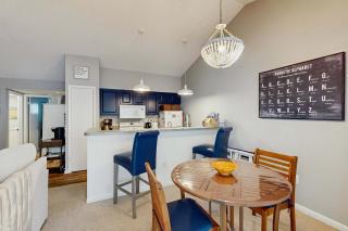 Sea Colony --- 6501 Woodland - 4