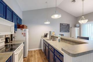 Sea Colony --- 6501 Woodland - 3