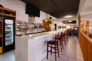 Anchor Inn & Suites, BW Signature Collection - 3