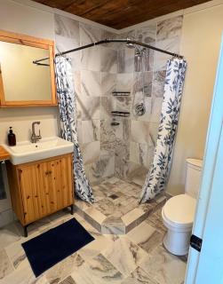 Coastal Nest Ocean & Mountain View Suite - 2