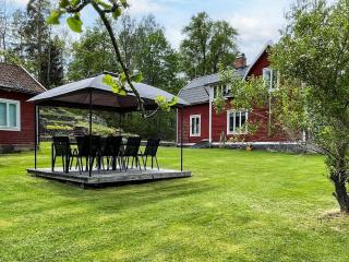 8 person holiday home in HÖGSBY - 5