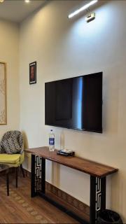 JAANI's Hotel - 4
