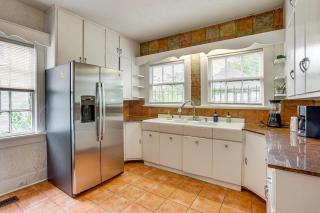 2-Unit Combo w/ Game Room, 2 Mi to Uptown! - 2