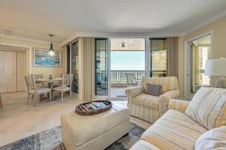 Community Perks & Stunning Views! Marco Island Gem - 1