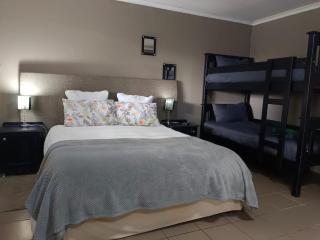 ROCKABILLY RANCH Self-Catering Guest Units - 8