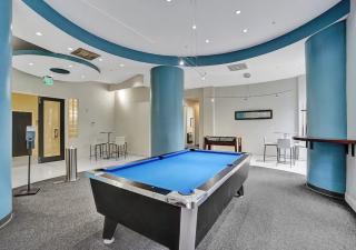 Miami Oceanfront 2BR Condo on the Beach, Pool & Gym - 2