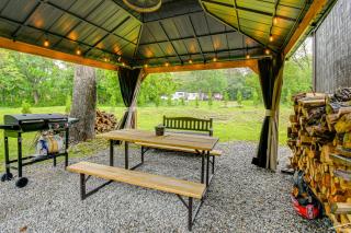 Cozy Retreat Near Trails & Nature - 0