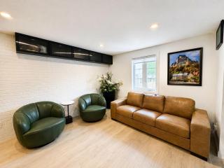 The Royal Suite - Hot Tub - Free EV Chrger - 7