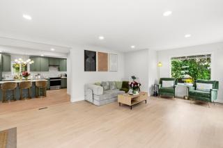 Fresh Renovated 4beds, 2baths Home Near SEA Airport & Light Rail - 4