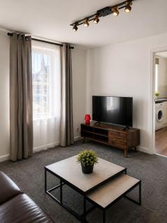 GALLOWGATE - CITY CENTRE - Free PRIVATE PARKING - 3